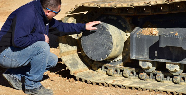 4 Tips for Maintaining Your Crawled Excavator Undercarriage 