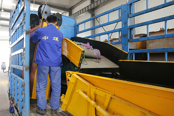 A Batch of Scraper Rock Loaders of China Coal Group Exported to Italy by Qingdao Port