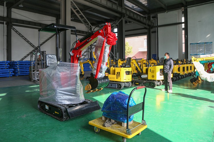 Small Excavator Of China Coal Group Sent To Jiangsu